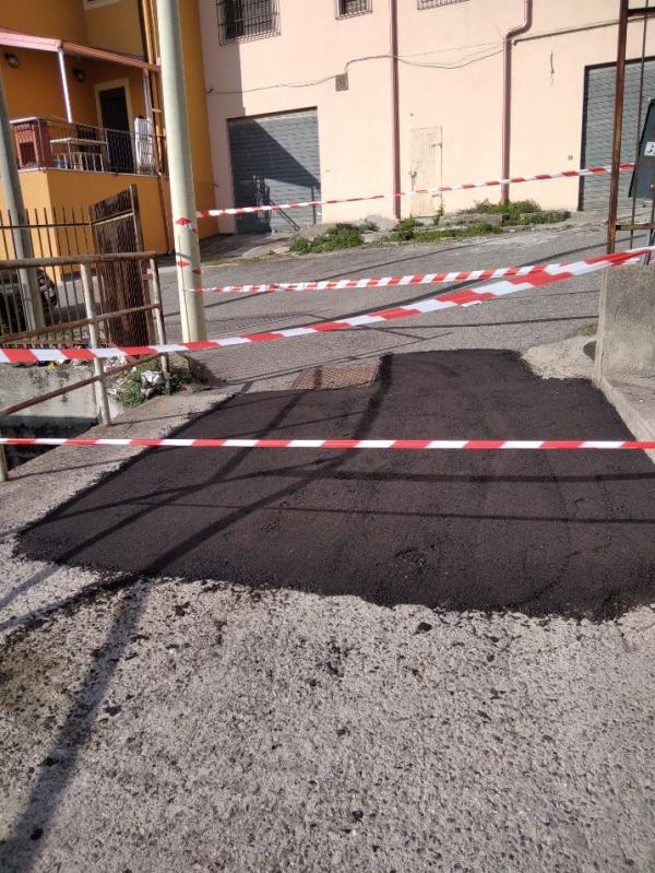 Catanzaro. Angotti e Riccio dopo il sopralluogo alla scuola Manzoni: "Rischio assembramenti”
