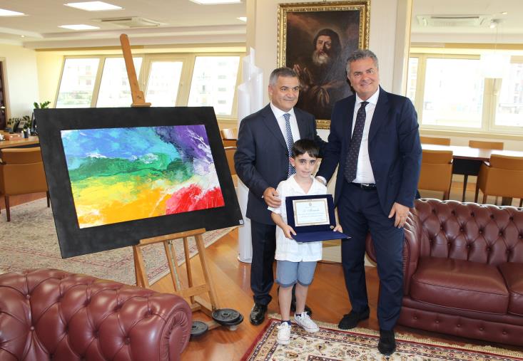 images Il presidente del Consiglio regionale Mancuso premia il piccolo artista di Anoia, Manuel Calvano