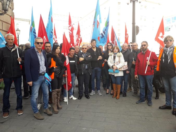 Edilizia, l'urlo dei sindacati in piazza: "In Calabria persi 24 mila posti di lavoro"