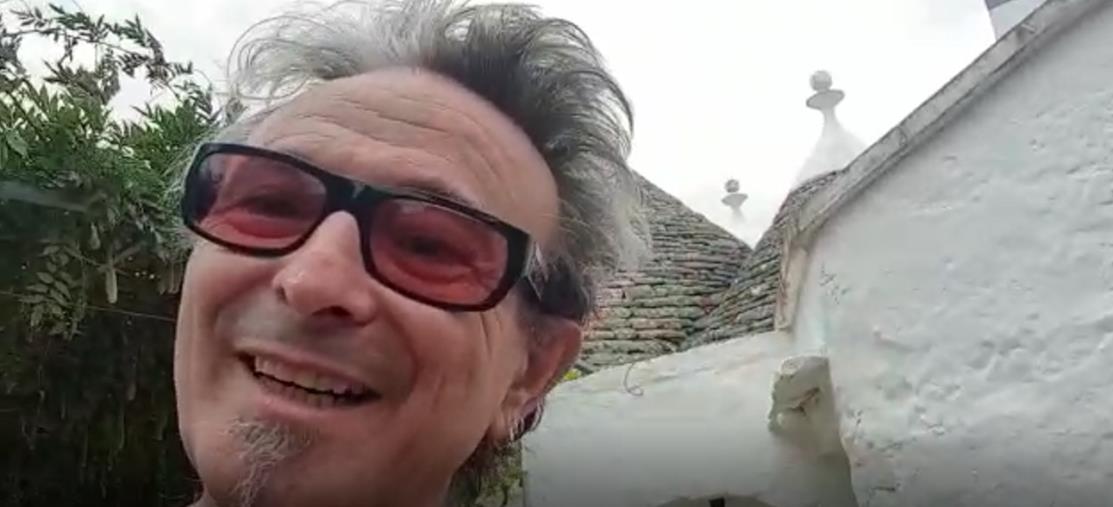 Video messaggio di Mauro Di Domenico, prima chitarra di Morricone, per i nostri lettori: "Porto con me un bellissimo ricordo di Catanzaro: tornerò"