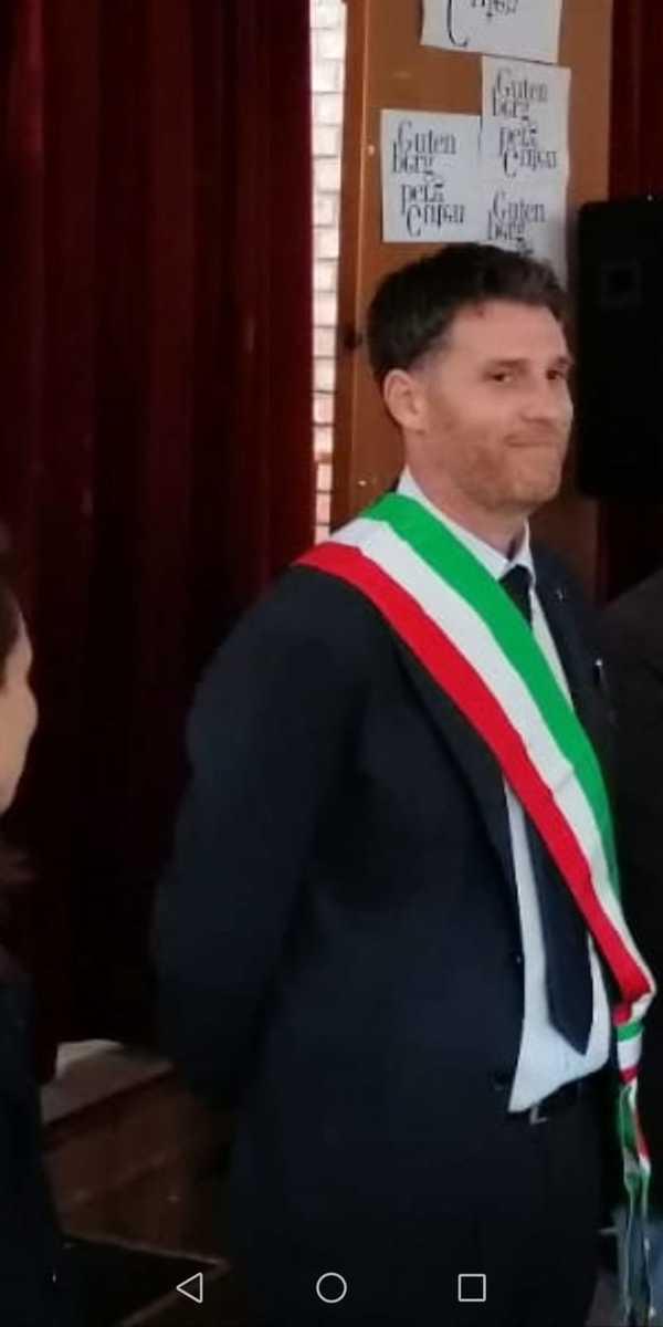 A Cropani scuola, amministrazione ed associazioni insieme per celebrare la festa dell’albero