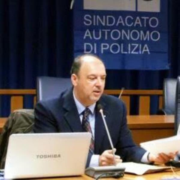images Esenzione ticket sanitario per i poliziotti calabresi. Sap: "Bene la mozione votata in Consiglio, ora Longo la renda operativa"