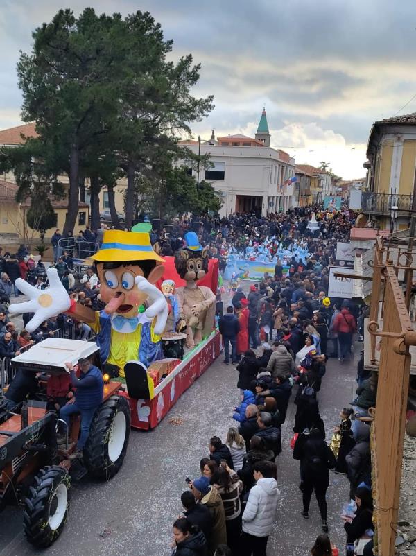 Carnevale a Vibo, il programma si arricchisce dei carri allegorici di Mileto