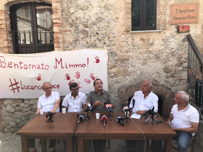 images Riace, Lucano: "Contro di me accuse false e strategia denigratoria" (VIDEO)