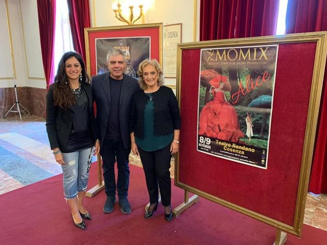 images "Momix"a Cosenza, presentato il festival "Fatti di Musica"