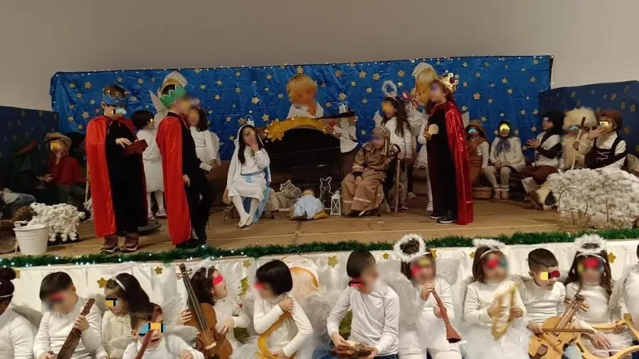 images La magia del Natale con il presepe vivente dell'Istituto Comprensivo Casalinuovo Catanzaro Sud