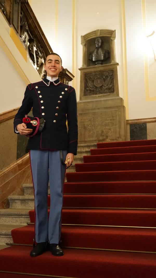 images Esercito, il sedicenne crotonese Paolo Manica e la sua passione per la vita militare