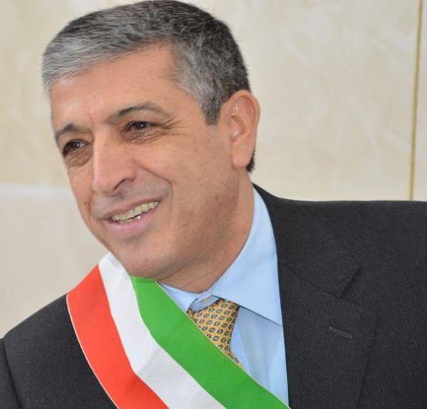 Cassano allo Ionio. Il Comune rende omaggio a Samengo (presidente Unicef) con l'intitolazione del parco giochi