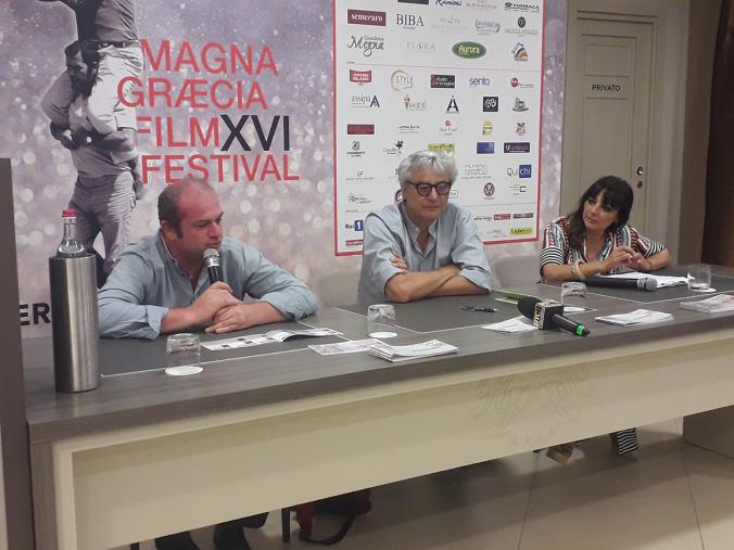 images Antonio Petrocelli e il suo "Peraspina Perapoma" al Magna Graecia Book Festival (VIDEO)