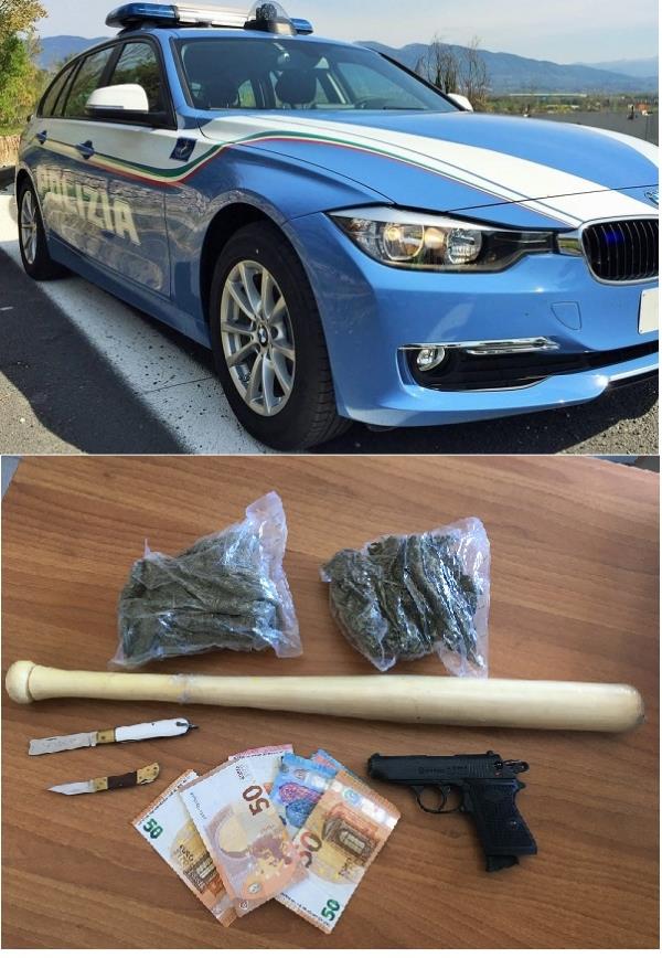images Beccati dalla Stradale di Crotone con droga e armi in auto, arrestati due giovani cosentini  