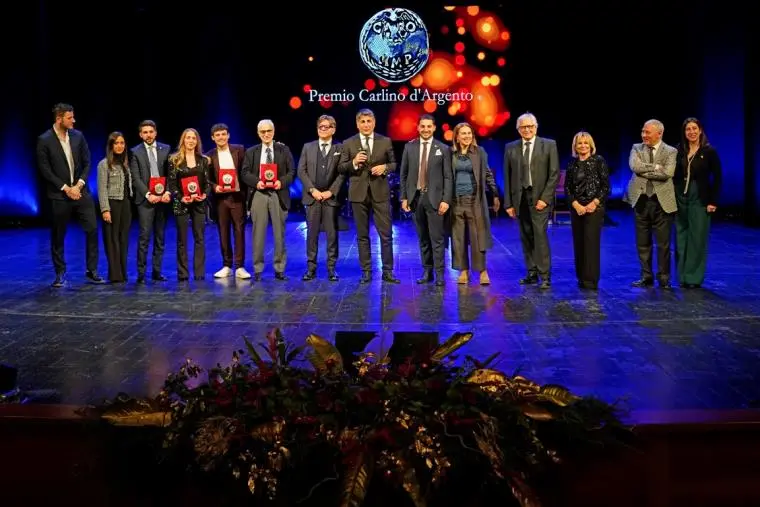 images Storie di successo, spettacolo e solidarietà al Politeama di Catanzaro con il Premio Carlino d'Argento