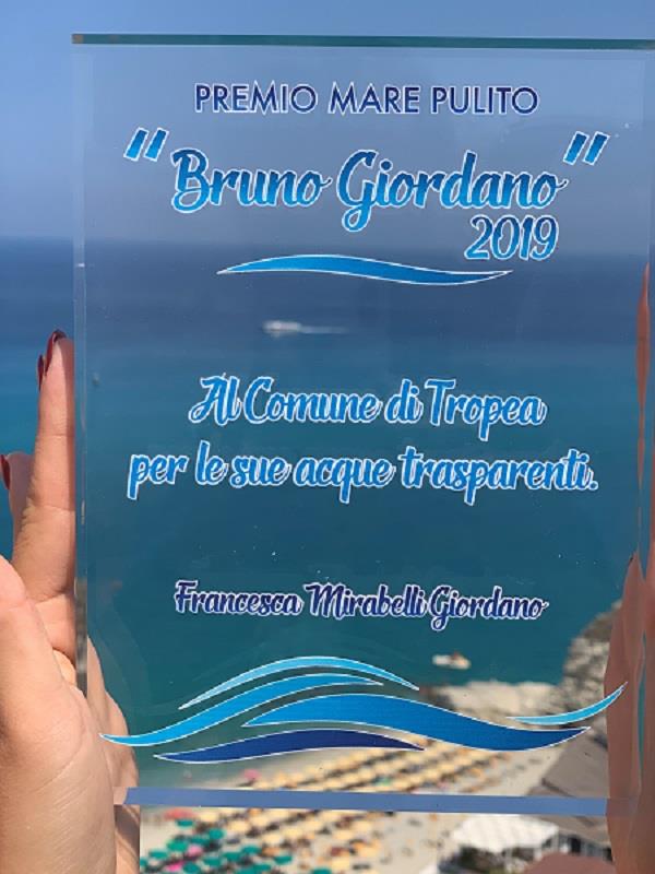 images Premio Mare Pulito a Tropea, il sindaco "assapora" il risultato