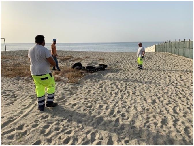 images Finalmente parte la pulizia della spiaggia di Giovino