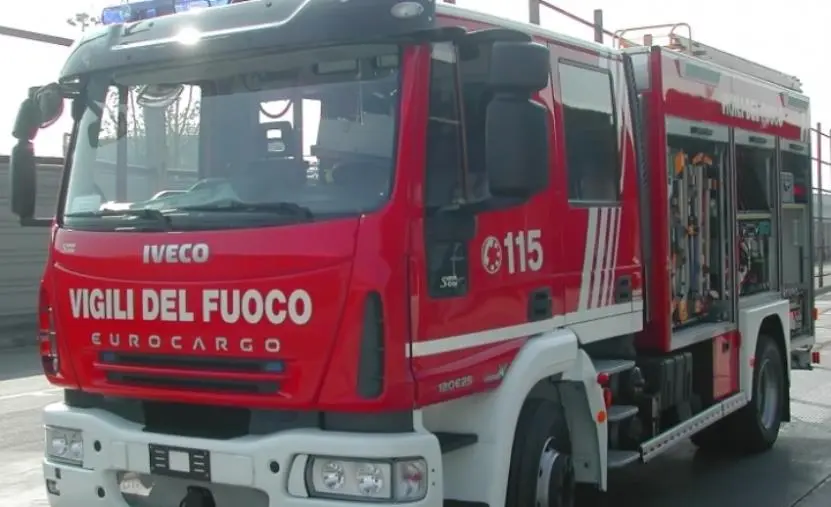 Bisignano, incendiata l'auto della consigliera comunale di maggioranza Maria Rosaria Sita