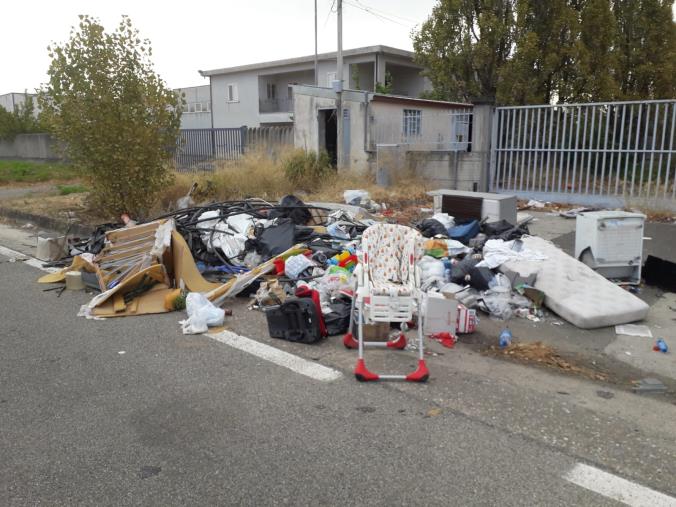 images Corigliano-Rossano, rimossi i rifiuti a via Corrado