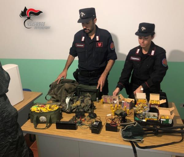 images Lamezia Terme: sequestrati fucili, munizioni e richiami acustici vietati per la caccia