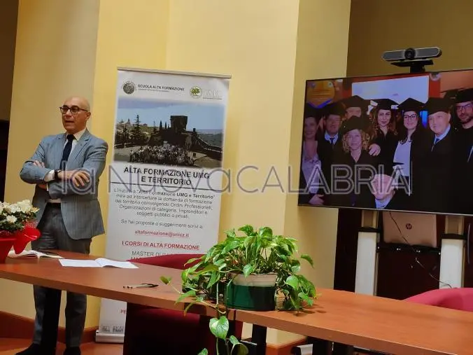 images UMG Catanzaro: ‘Coinvolgere i principali stakeholders di Enti pubblici e privati per i nuovi corsi di Alta Formazione’   
