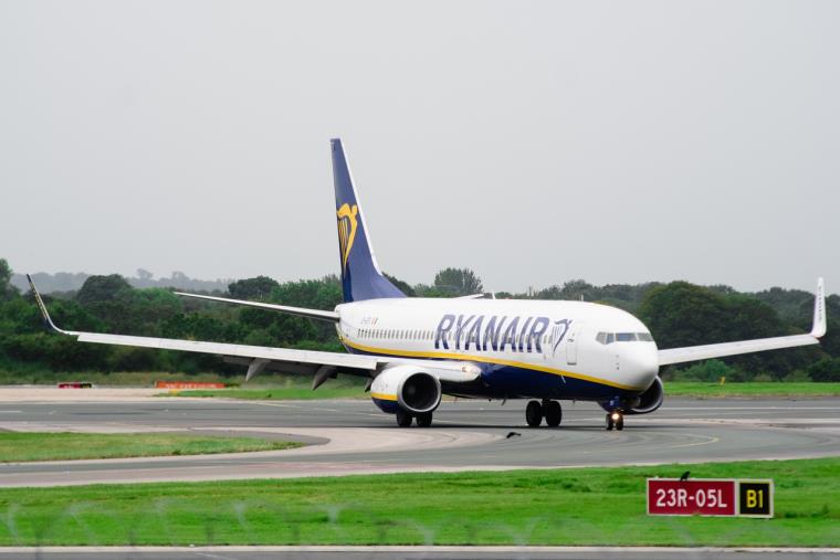 images Ritardo volo Bologna Crotone, il Giudice di Pace di Parma condanna Ryanair