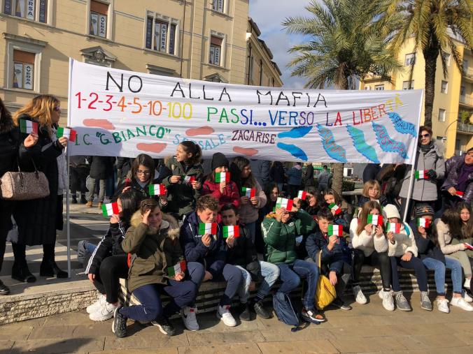 images Manifestazione pro Gratteri, l"associazione Universo Minori: "Le istituzioni devono essere pulite"