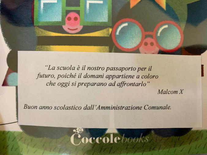 images Il sindaco di San Donato regala un libro agli studenti della scuola primaria e secondaria 