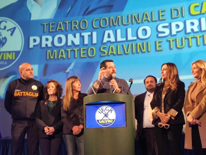 REGIONALI. Salvini a Catanzaro sul caos politico: "Mio dovere incontrare il sindaco. Da lunedì le polemiche hanno spazio zero"