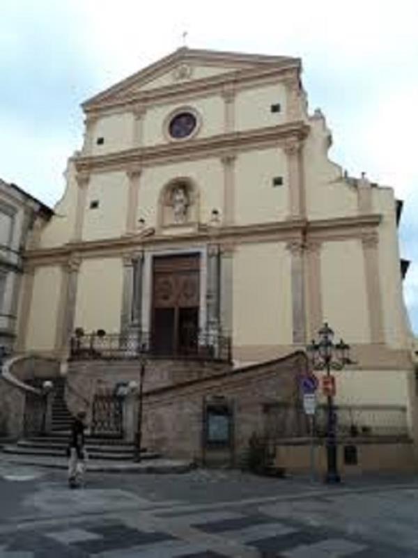 Coronavirus. Nella chiesa di San Giovanni, a Catanzaro, si "limitano" i posti e si aggiunge la messa domenicale pomeridiana