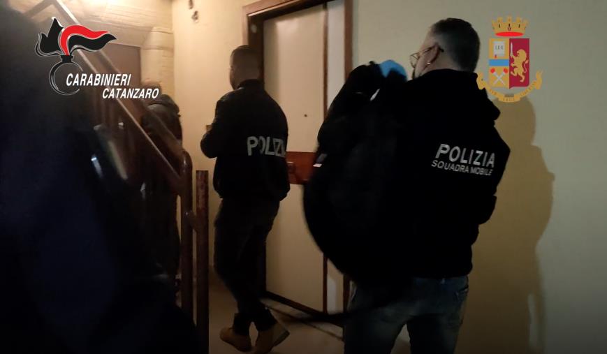 images Testamenti falsi per incassare l'eredità: 9 arresti nel catanzarese (NOMI E VIDEO)