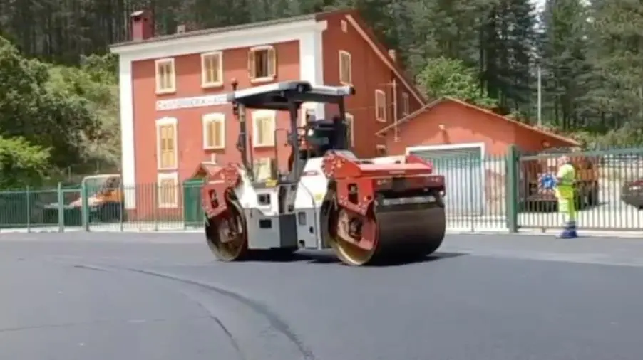 images Anas, ripristino della pavimentazione a Longobucco sulla "Silana di Rossano"