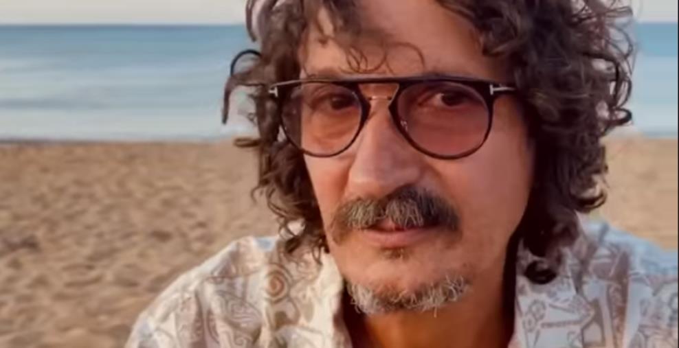 images Sergio Cammariere sceglie la spiaggia di Crotone per il suo nuovo videoclip (LINK VIDEO)