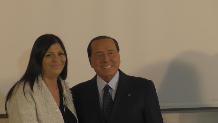 REGIONALI. La ricetta di Berlusconi per la Calabria: "Fiscalità agevolata per imprese e giovani lavoratori" (VIDEO)
