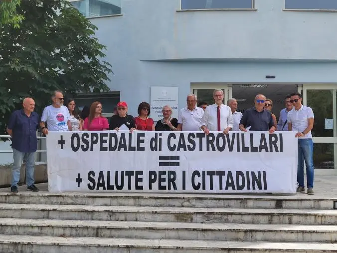 images Sesto sit-in all’ospedale di Castrovillari, Laghi: "Adesso tiriamo le somme"