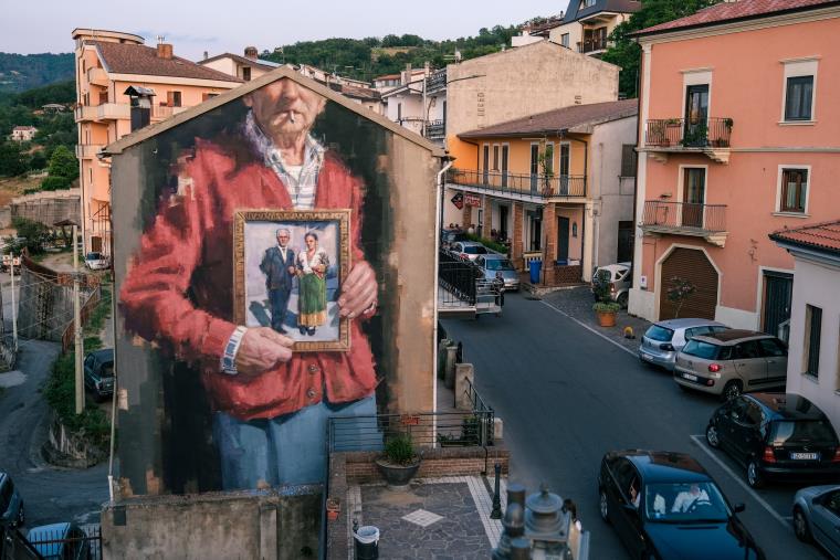 images Street-art. Dopo Santa Sofia d'Epiro, Gulìa Urbana è pronta ad invadere altri comuni calabresi fino ad agosto