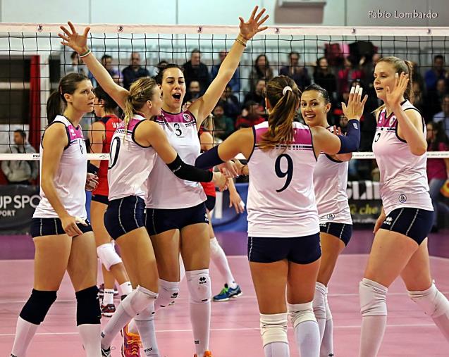 Volley A2 femminile: vola il Soverato, 3-2 col Pinerolo al Palascoppa