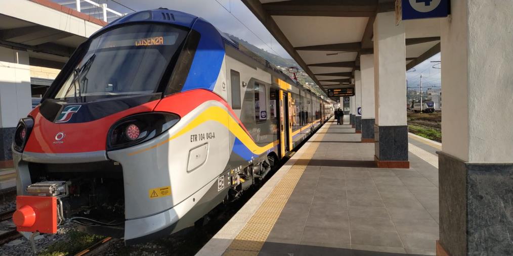 images Da oggi sui binari calabresi anche il quarto nuovo treno Pop di Trenitalia 