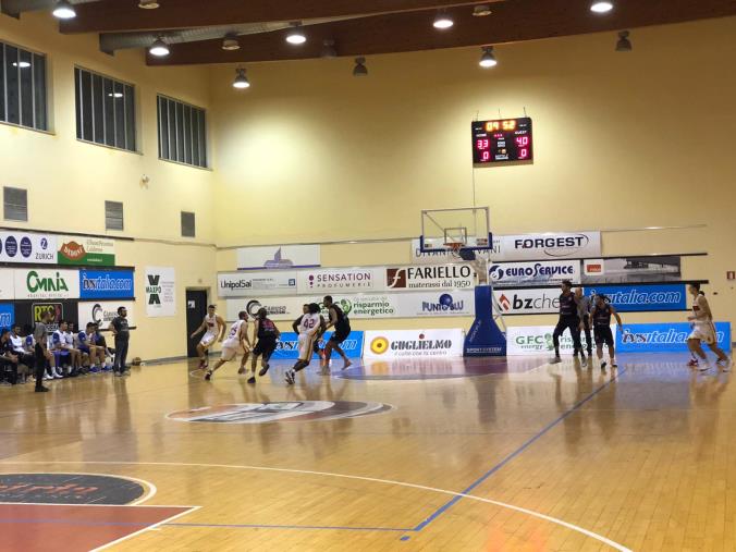 Basket Serie C Gold, la Planet Catanzaro vince in rimonta col Bellizzi 79-71