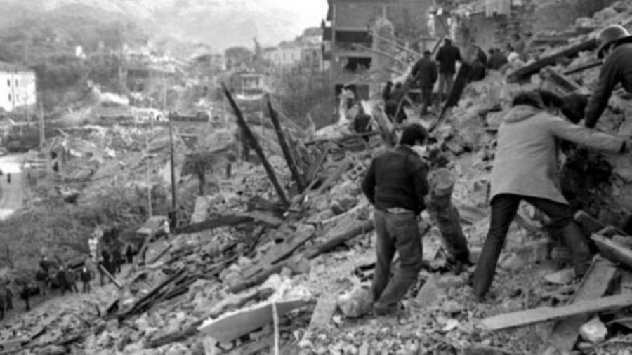 “Storia di una ricostruzione. L’Irpinia dopo il terremoto”, tra le pagine edite da Rubettino Stefano Ventura ricorda quel terribile giorno