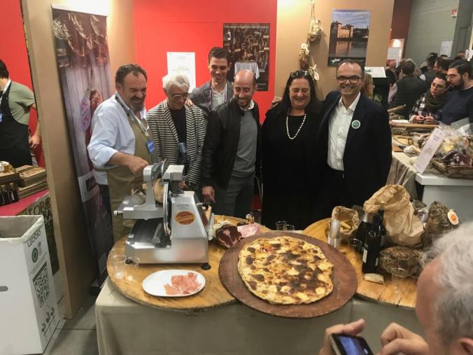 images A Barbieri di Altomonte va la Corona Radiosa della guida gastronomica Golosaria 2019