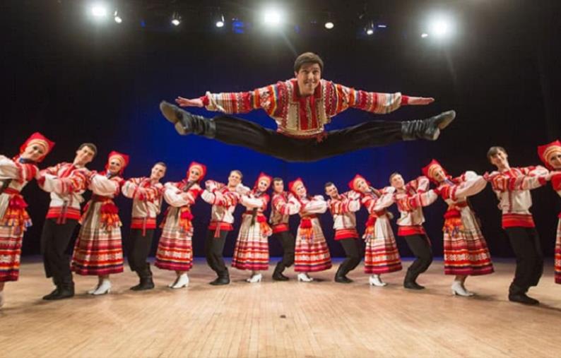 Ama Calabria chiude l'anno domani a Lamezia Terme con il balletto Russian Dances