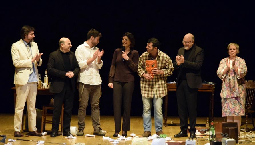 images La drammaturgia contemporanea di Vacantiandu protagonista al Gran Premio Teatro Amatoriale Italiano con lo spettacolo “Vero West”