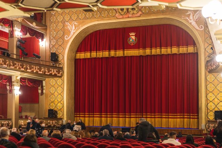 images Teatro, ultime battute per la rassegna "Vacantiandu" a Lamezia: sabato al Grandinetti "Orgasmo e pregiudizio" 