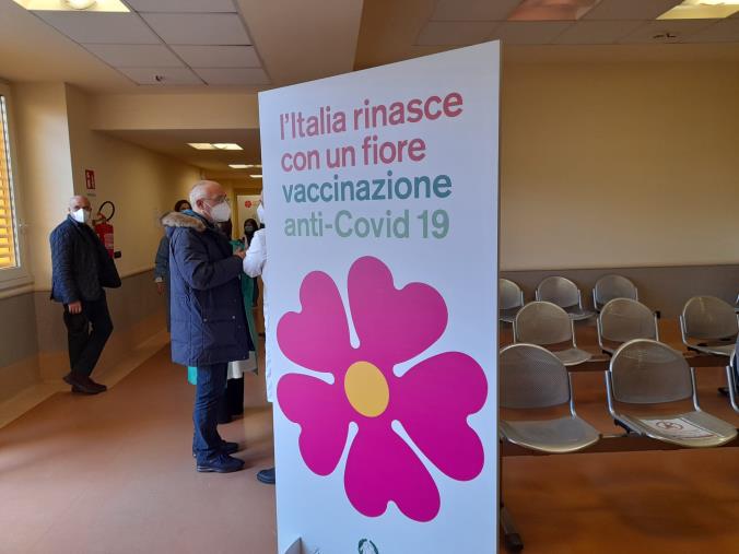 images Catanzaro. Vaccino Day al Policlinico "Mater Domini" 