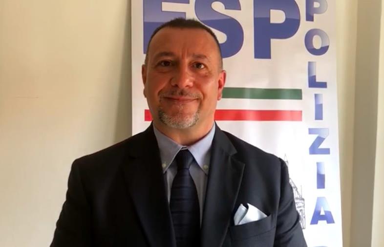 Ferimento Stefano Fassina, Fsp Polizia: "Lamorgese faccia il ministro invece di dichiarazioni ai media"