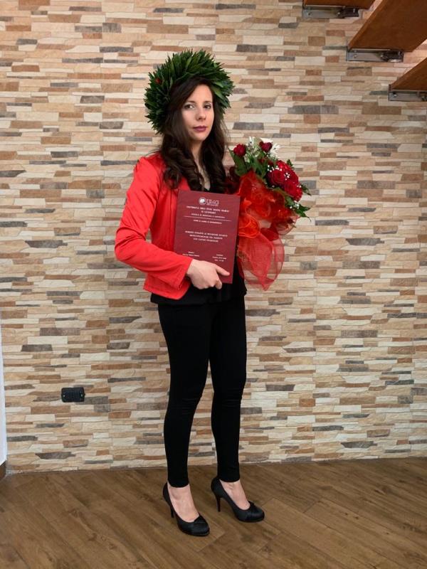 images TANTI AUGURI A... Vanessa Longo di Settingiano si laurea in Infermieristica discutendo una tesi dedicata al padre scomparso