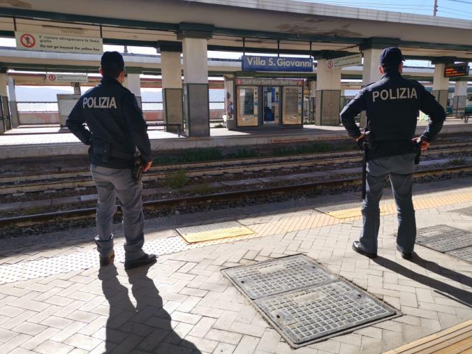 images Molesta una donna incinta e aggredisce la Polizia Ferroviaria: arrestato un siciliano a Villa San Giovanni 