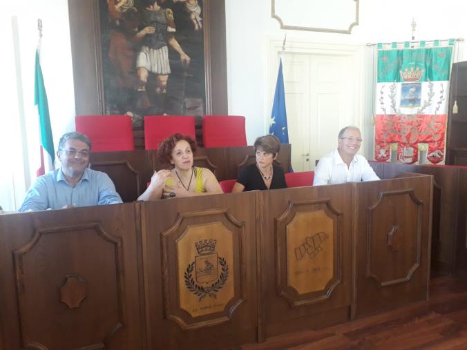 images Conferenza stampa a Squillace dopo il rinvio del Tar. Mungo: "Battaglia necessaria per il rispetto della legge"