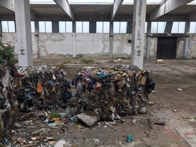 images Inquinamento ambientale. Anche "rifiuti radioattivi" nell'ex area industriale a Porto Salvo (SERVIZIO VIDEO)