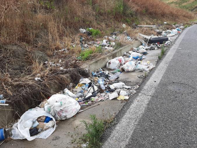 images Appalto rifiuti a Bianco, ritardi nei pagamenti: i lavoratori incrociano le braccia 