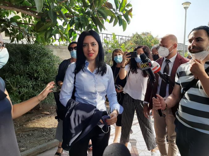 Il ministro Azzolina a Catanzaro: "Poteri speciali agli amministratori per i lavori". Calvosa (Usr): "Tavolo tecnico aperto da tempo" (VIDEO)