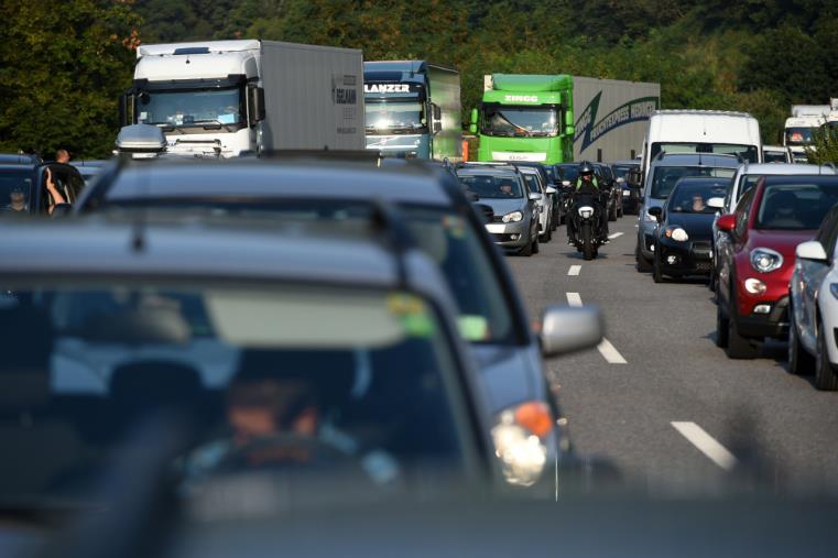 images Villa San Giovanni, code di 4 chilometri sull'A2. La Protezione civile assiste gli automobilisti