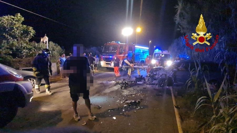 images Scontro fra auto a Gizzeria lido. Quattro feriti trasportati in ospedale: un bambino e tre adulti